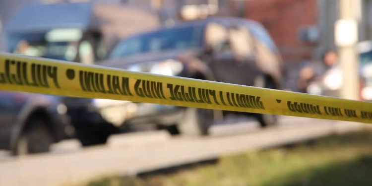 Gjendet pa shenja jete në hyrje të një ndërtese në Gjakovë – nisin hetimet për vdekjen e 41-vjeçarit