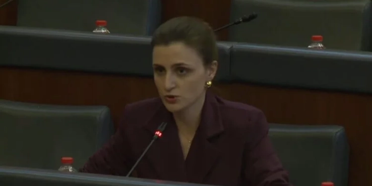 Ymeri: Shumë gjëra në kuvend po caktohen përmes mesazheve