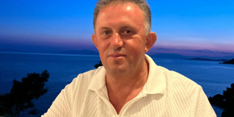 Sulmohet fizikisht politikani në Lezhë, i thyen këmbët dhe ia prenë veshin