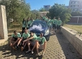 Maturantët në Kroaci i blejnë veturë arsimtares së tyre e cila vuante shumë për ta mbajtur familjen/VIDEO