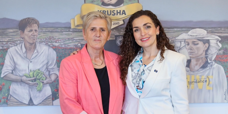 “Godet” Vjosa Osmani, e nis aktivitetin politik me një aderim të fuqishëm