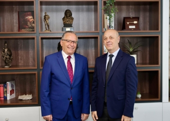 Bedri Hamza prezanton profesor Miftar Kurtin si kandidat të ri të PDK-së për deputet