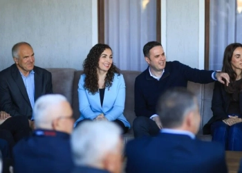 Osmani viziton tri familje në Prishtinë: Forca më e madhe e Kosovës janë njerëzit e saj