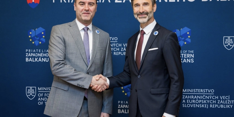 Konjufca në Bratislavë: Kosova e gatshme për statusin e vendit kandidat në BE