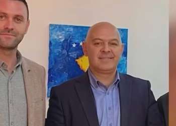 LVV në Gjakovë reagon për rastin e drejtorit të dyshuar për pedofili: Militant i AAK-së me lidhje të forta me Ardian Gjinin