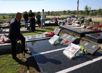 Haradinaj përkujton masakrën e Lybeniqit: Sakrifica e martirëve obligim për drejtësi