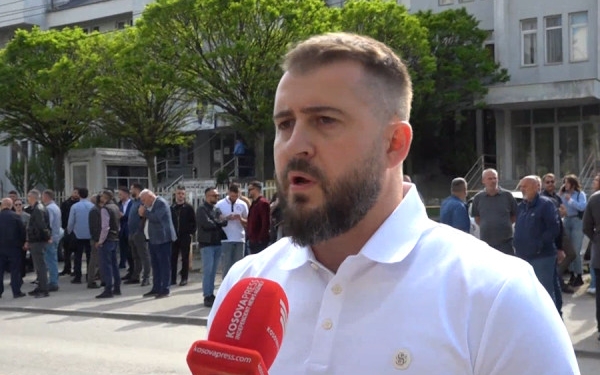 ​Mërgim Lushtaku: VV po e provokon babin tim, prania e “specialëve” në Skenderaj fyerje për Drenicën