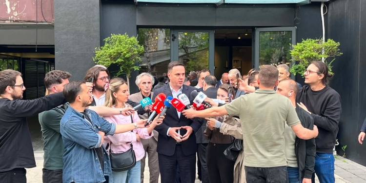 Abdixhiku: U dakorduam për garim të përbashkët me Vjosa Osmanin