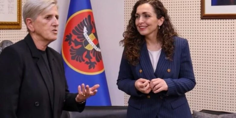 Fahrije Hoti shpërthen ndaj Glauk Konjufcës: Kosova nuk ecën përpara duke nënçmuar gratë