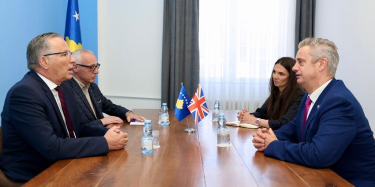 Hamza pret ambasadorin britanik, diskutojnë për zgjedhjet e 7 qershorit
