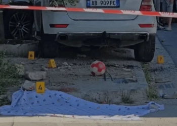 “Ma vranë djalin”, prindërit e njërit prej fëmijëve e panë tragjedinë e Durrësit nga kamerat e sigurisë