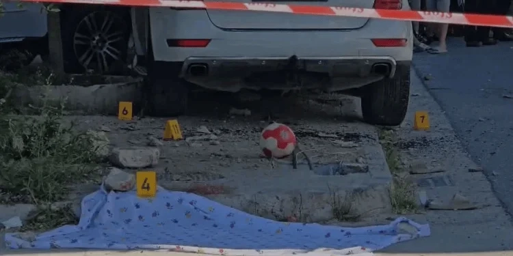 “Ma vranë djalin”, prindërit e njërit prej fëmijëve e panë tragjedinë e Durrësit nga kamerat e sigurisë