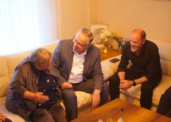 Hamza viziton familjet Gashi dhe Muhaxhiri në Prizren: Ka ardhur koha që shteti të kujdeset më shumë për familjet dhe dinjitetin e qytetarëve