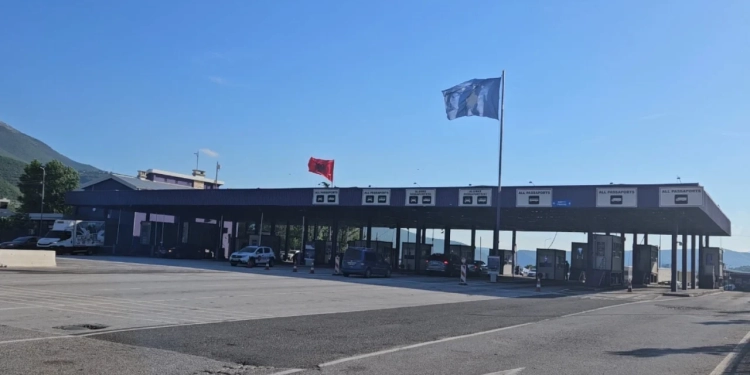 Hyn në fuqi marrëveshja, sërish lëvizje e lirë kufitare mes Shqipërisë dhe Kosovës