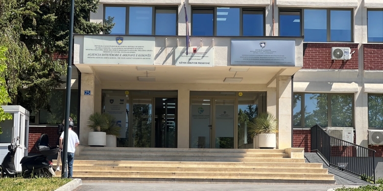Një i arrestuar dhe një në arrati, emrat dhe detaje pas aksionit në Agjencinë Kadastrale