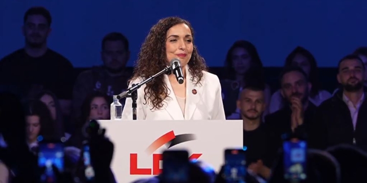 Osmani nga tubimi i LDK’së: Në çdo shtrëngim duarsh kishte një mesazh, ‘kthehu në shtëpi’