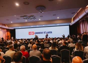 Hamza: Mësuesit meritojnë paga më të larta, dinjitet dhe vlerësim të merituar