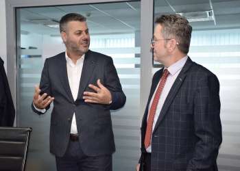 Qesharake | Zëvendësministri i Kurtit dërgon komunikatë, njofton se vizitoi zyrat e ministrisë ku punon