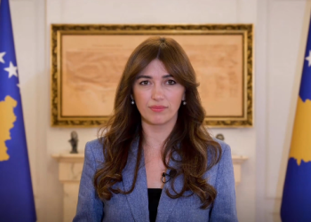 Flamuri dardan nuk shihet në Zyrën e Presidencës, a e largoi Albulena Haxhiu?