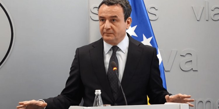 Ndarja e 2 milionë eurove për mërgaten- Kurti sqaron vendimin: Nuk bëhet fjalë për blerje biletash