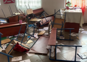 E tmerrshme: Nxënësit shkatërrojnë klasën e shkollës