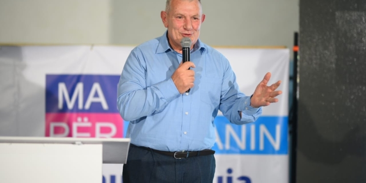 Shukri Buja i bën thirrje PDK-se qe ta marrin Fatmri Limajn ne parti