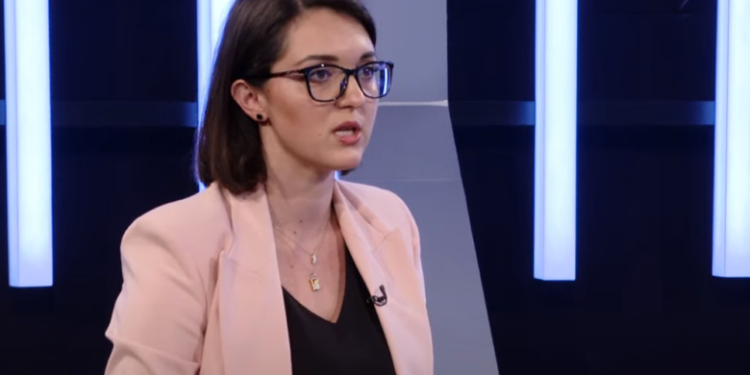 Arbëreshë Kryeziu- Hyseni për Osmanin: Kishte me qenë mirë me na tregu çka fole me Grenellin e Gjuriqin