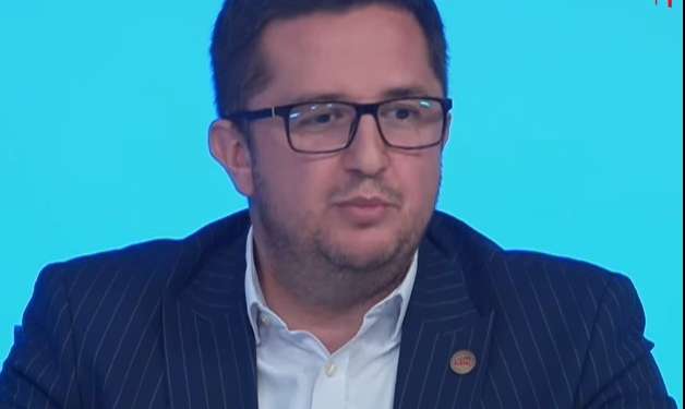 Besian Mustafa: Lumir Abdixhiku pati guximin ta bashkojë të djathtën shqiptare rreth LDK-së