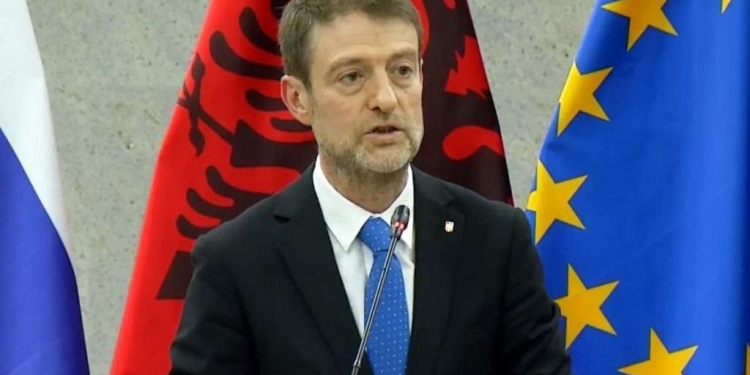 Vizita e Ferit Hoxhës në Kosovë, mesazh i fortë për koordinim dhe mbështetje drejt NATO-s e BE-së