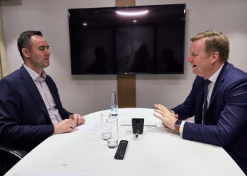 Sorensen dhe Konjufca diskutojnë hapat e ardhshëm të dialogut Kosovë–Serbi