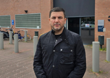 “I fortë në bindje dhe me mall për Kosovën” – Memli Krasniqi takon Kadri Veselin në Hagë