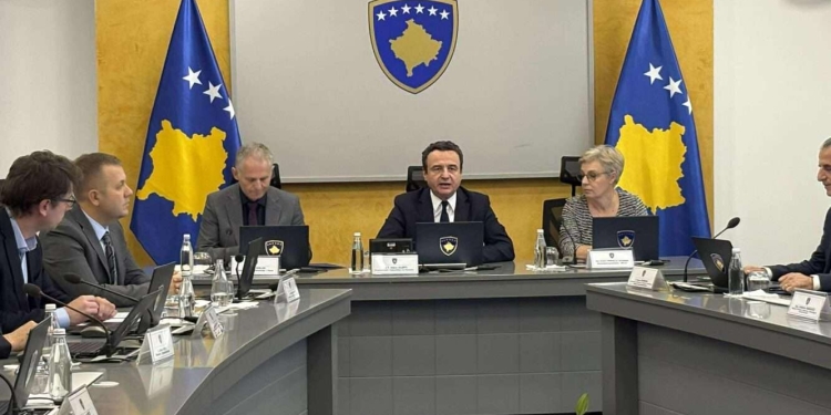 Qeveria në detyrë ndan 1 milion euro për “kuponë ushqimi” për familjet në nevojë