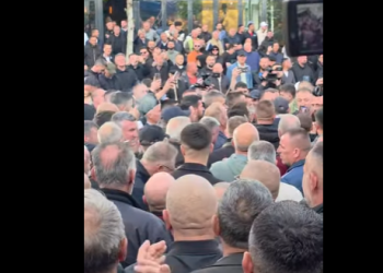 Sami Lushtaku del me reagim: Unë i përgjigjem Republikës, kombit dhe Zotit