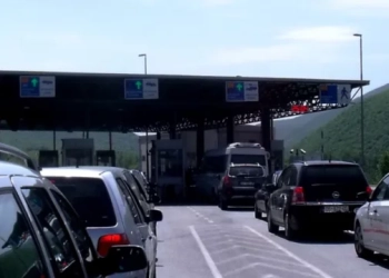 Bllokohet kufiri Kosovë-RMV, policia maqedonase e ndalon qarkullimin
