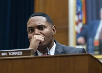Ritchie Torres: Gabim i rëndë që SHBA la vetëm Kosovën pa ambasador, Trump ta nominojë menjëherë një