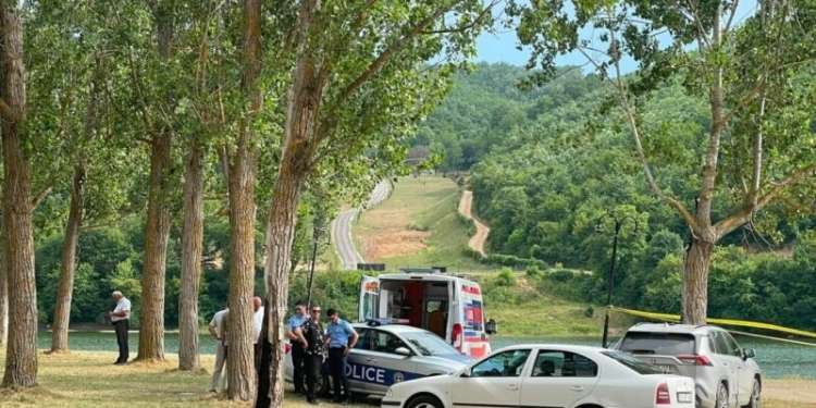 Pamje nga Batllava: Një 25 vjeçar dyshohet se është zhdukur në ujërat e liqenit
