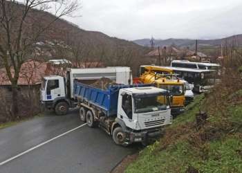 Aktakuzë ndaj gjashtë serbëve për barrikadat në veri