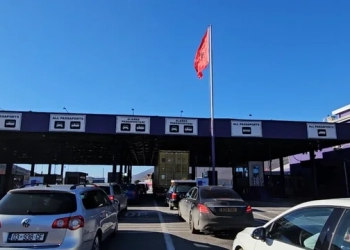 Zbulohet identiteti i shoferit të dyshuar për aksidentin fatal në Vermicë ku humbi jetën polici