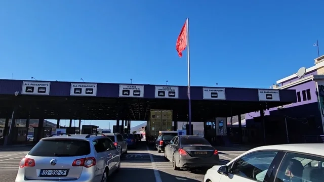 Zbulohet identiteti i shoferit të dyshuar për aksidentin fatal në Vermicë ku humbi jetën polici