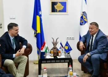 Policia e Kosovës dhe Hungaria diskutojnë forcimin e bashkëpunimit në fushën e sigurisë