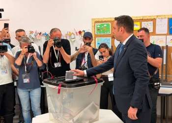 Voton kandidati i LDK-së për kryeministër, Lumir Abdixhiku