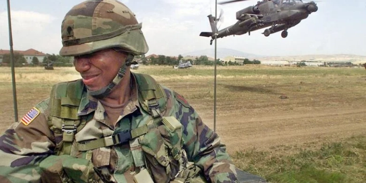 Ambasada amerikane: 27 vjet më parë NATO hyri në Kosovë, nderojmë popullin e Kosovës dhe riafirmojmë angazhimin për paqe, stabilitet e prosperitet