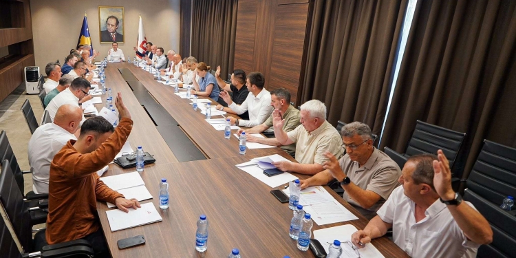 LDK del me njoftim pas takimit: Rikonfirmohet mbështetja për Kryetarin e Kryesinë