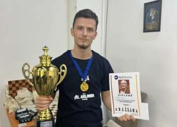 Endrit Uruçi triumfon në “Teuta Chess Festival Open Blitz 2026” në Durrës
