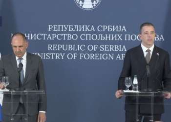 Ministri i jashtëm grek në Beograd: Nuk e ndërrojmë qëndrimin për statusin e Kosovës