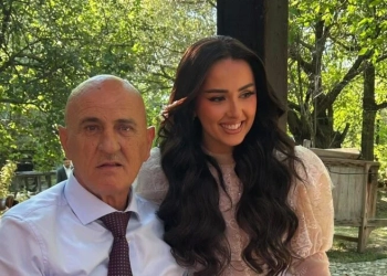 Sala Jashari prek me fjalët pas vdekjes së xhaxhait: Ishe njeri i çeliktë e çëndistar i lirisë