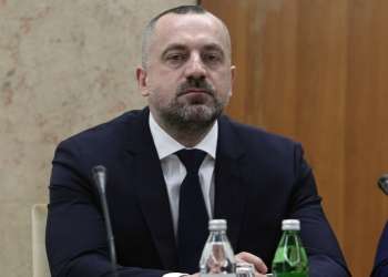 Prokuroria Speciale pezullon hetimet ndaj Milan Radojçiq për barrikadat në veri: I paarritshëm për organet e ndjekjes