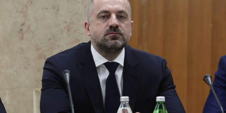 Prokuroria Speciale pezullon hetimet ndaj Milan Radojçiq për barrikadat në veri: I paarritshëm për organet e ndjekjes