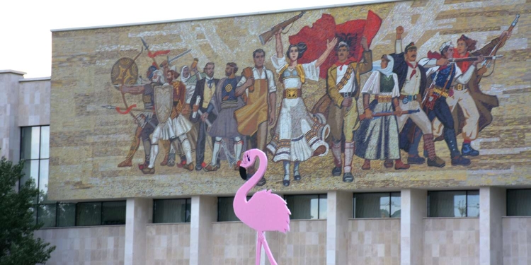 “Revolucioni i Flamingove”, Shqipëria po heton përfshirjen e Iranit në protesta