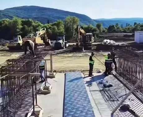 Vazhdojnë punimet për ndërtimin e urës së tretë mbi lumin Ibër